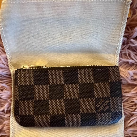(Traded) Louis Vuitton Damier Ebene Key Pouch - Picture 7 of 12